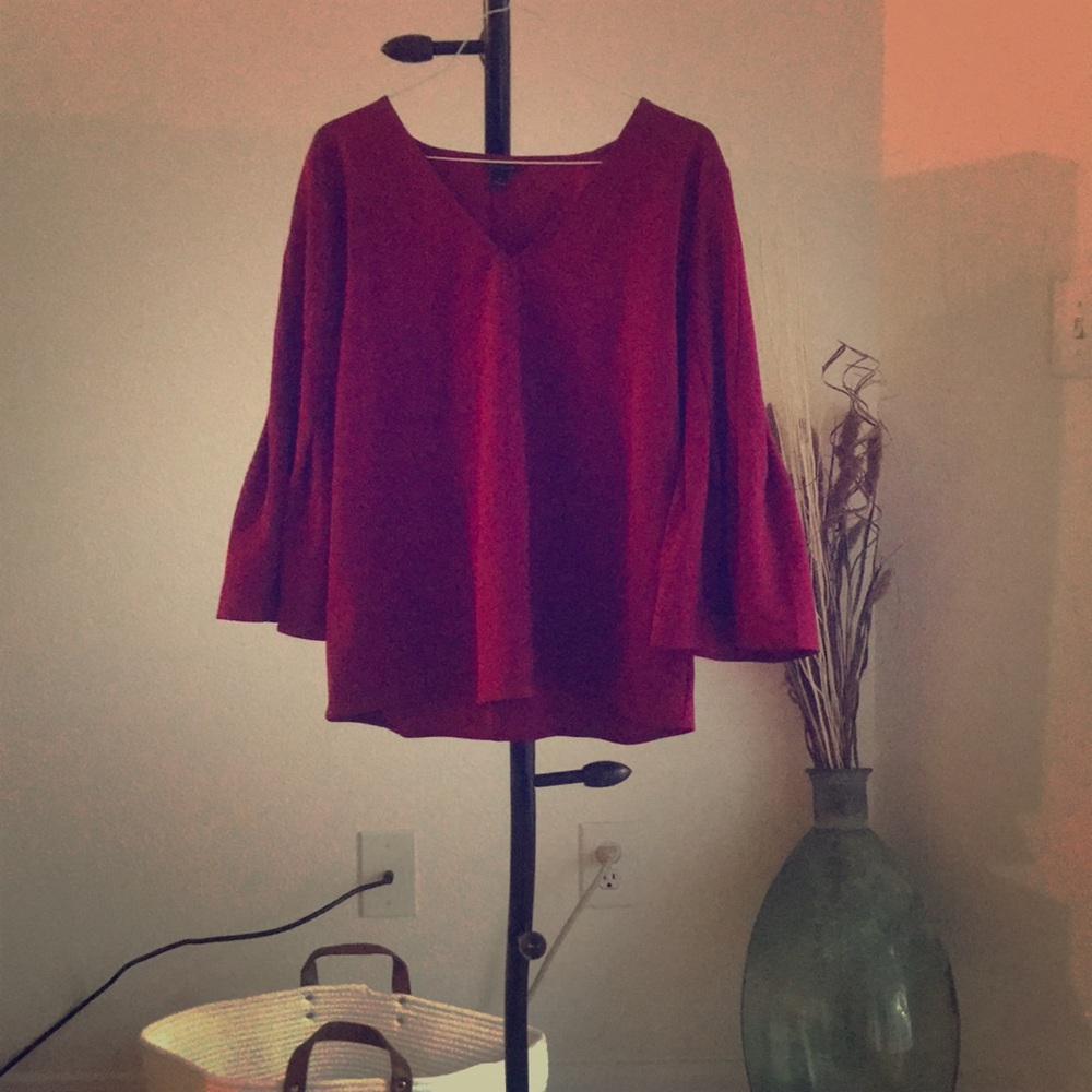 Wine red balloon sleeved top
